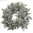 Couronne de pin enneigé
